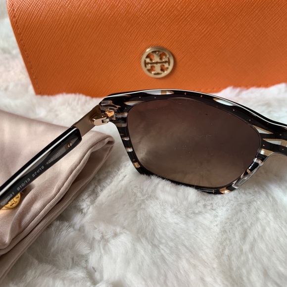 Tory Burch Sunglasses - Picture 5 of 5